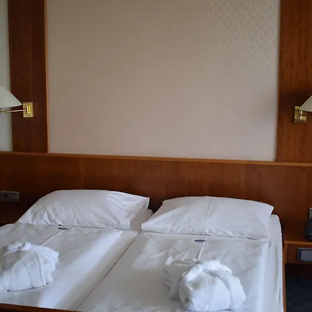 An Der Thermenatur 4*